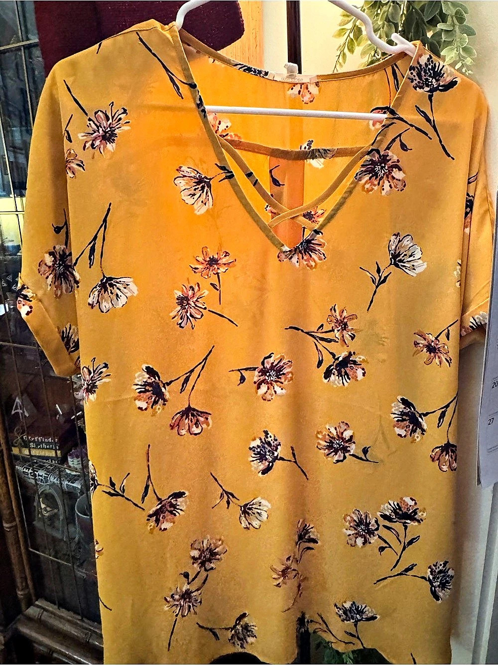 Floral short sleeve blouse in Yellow